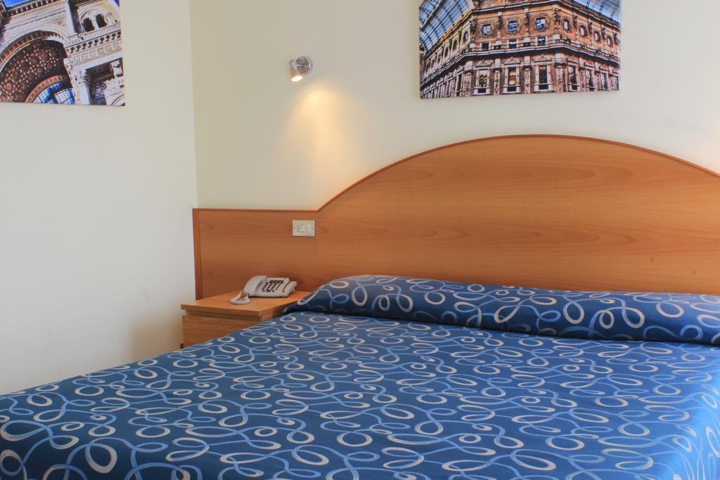 Double or Twin Room,676558659:JPEG